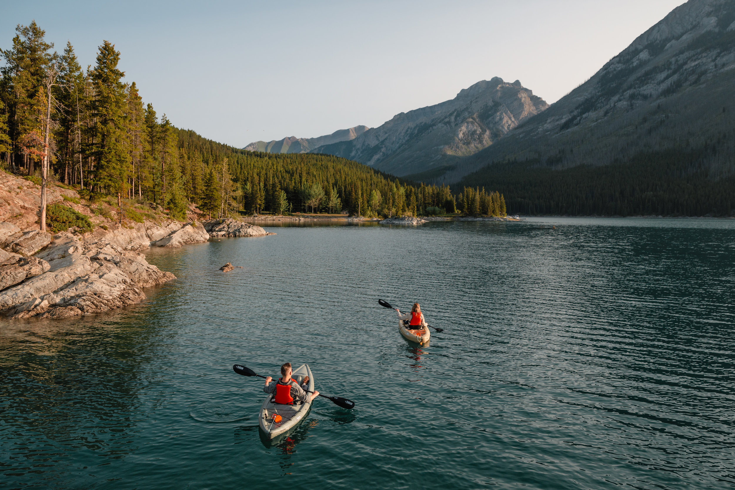 MikeSeehagel_EH-Pursuit_LakeMinnewanka_D4_8294_2000px